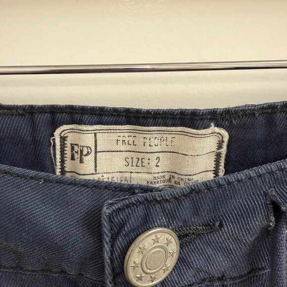 Free People Capri Cargo Drawstring Blue Pants Size 2 - Picture 3 of 3